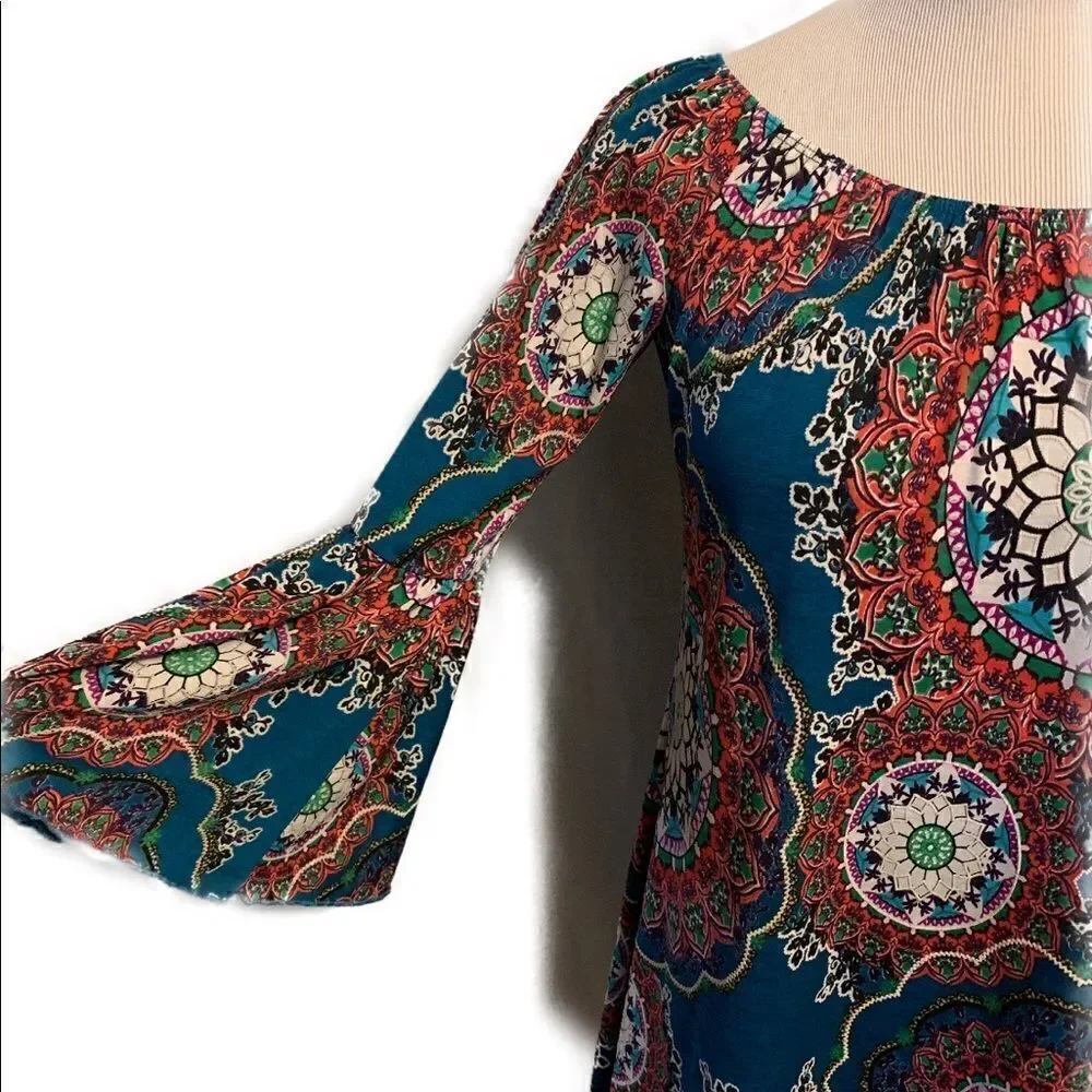 2 B Together Medallion Bell Sleeve Dress Sz M